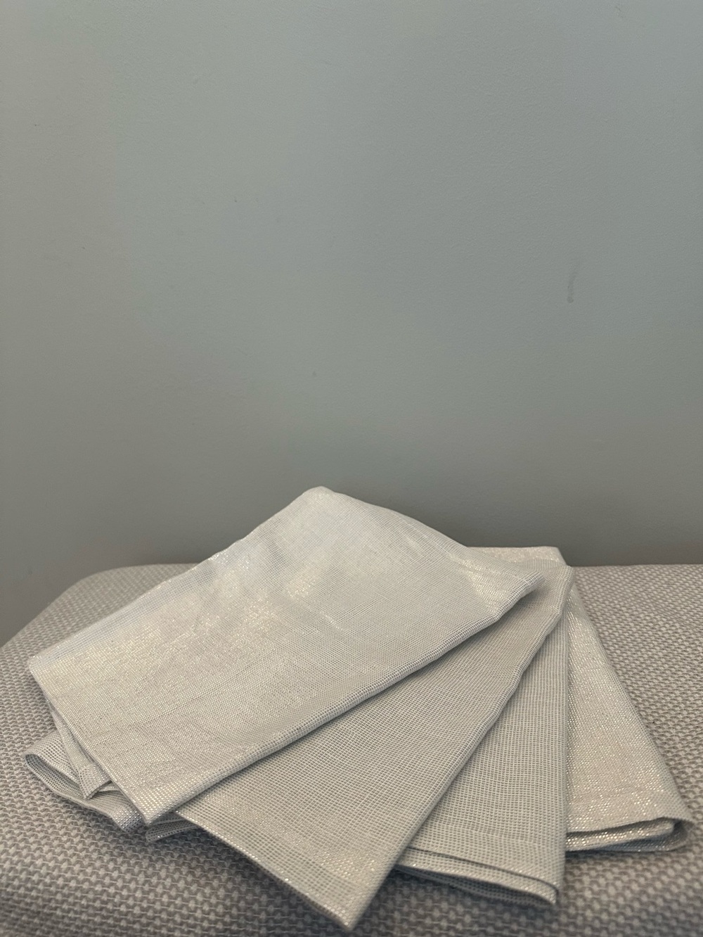 Pier 1 Dinner Napkins Silver Metallic Cloth Set of 4 Discontinued Dining Event